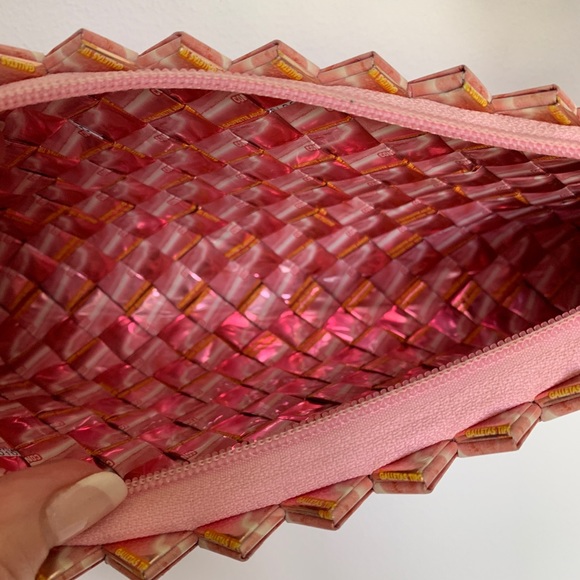 Vintage Handmade Recycled Pink Bubble Gum Wrapper Purse Crossbody Bag - Picture 5 of 8